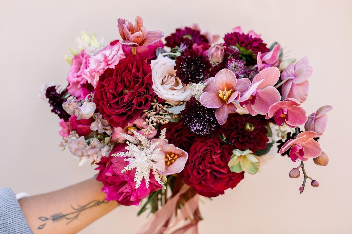 The most gorgeous bouquet. 

Concept and design: @luxeatlantaevents + @tenpointfloraldesign 
Planning: @luxeatlantaevents 
Florals: @tenpointfloraldesign 
Venue: @montaluce_winery 
Photography: @arrowedbeginnings